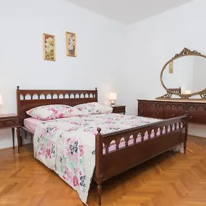 Dzeki Appartement